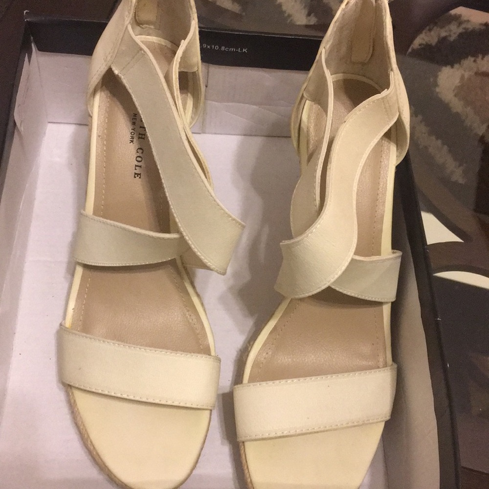 Kenneth Cole beige 9.5
